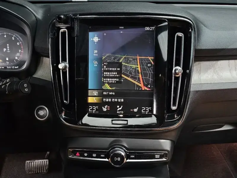 2021 Volvo XC40 с пробегом 50 141 км