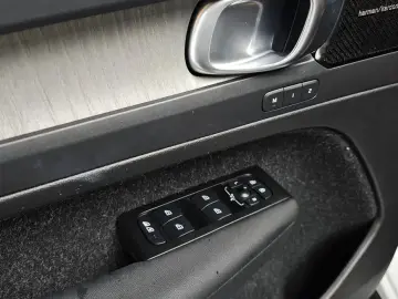 2021 Volvo XC40 с пробегом 50 141 км