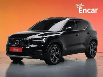 2022 Volvo XC40 с пробегом 14 135 км