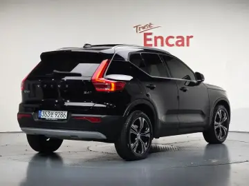2022 Volvo XC40 с пробегом 14 135 км