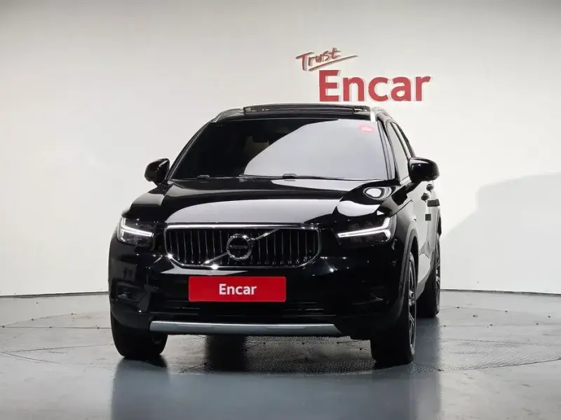 2022 Volvo XC40 с пробегом 14 135 км
