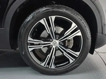 2022 Volvo XC40 с пробегом 14 135 км