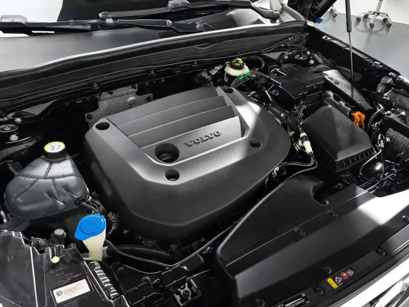 2022 Volvo XC40 с пробегом 14 135 км
