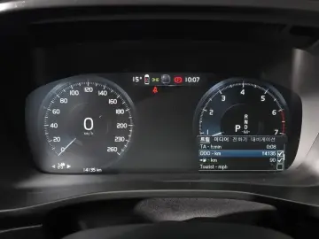 2022 Volvo XC40 с пробегом 14 135 км