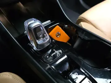 2022 Volvo XC40 с пробегом 14 135 км
