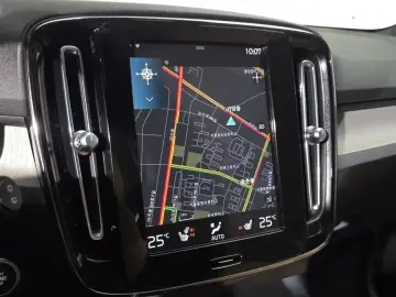 2022 Volvo XC40 с пробегом 14 135 км
