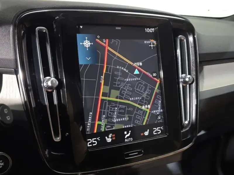 2022 Volvo XC40 с пробегом 14 135 км