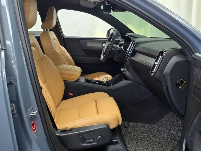 2021 Volvo XC40 с пробегом 46 768 км