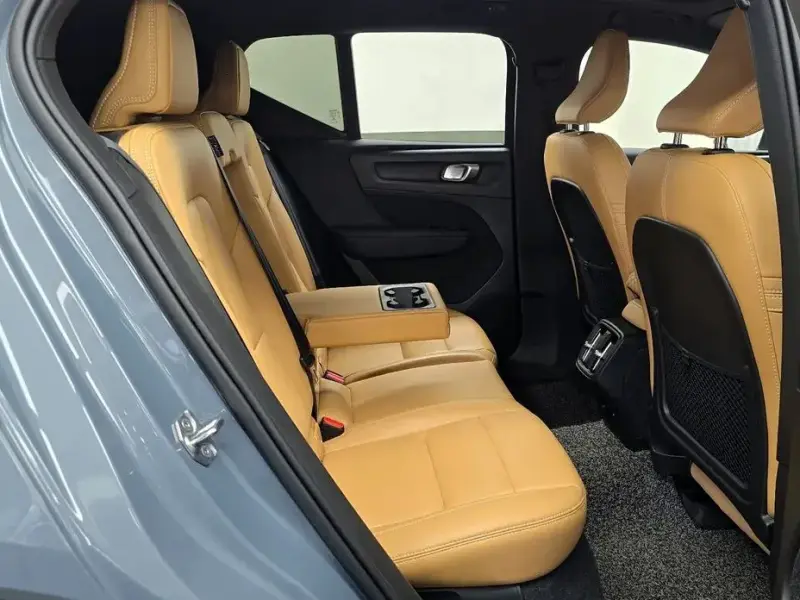 2021 Volvo XC40 с пробегом 46 768 км