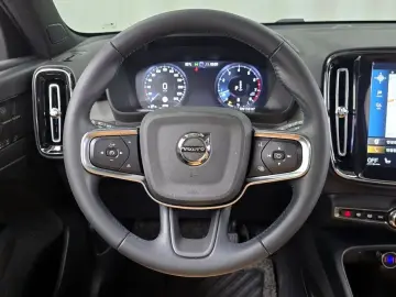 2021 Volvo XC40 с пробегом 46 768 км