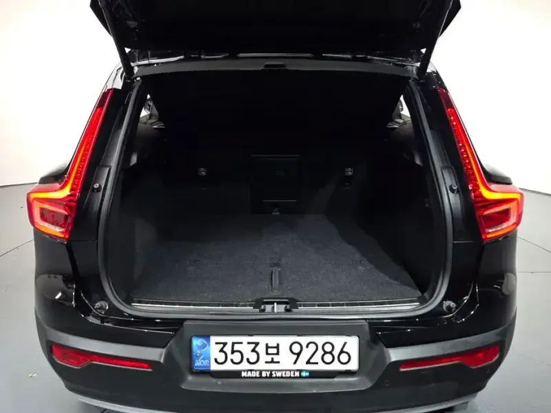 2022 Volvo XC40 с пробегом 14 135 км
