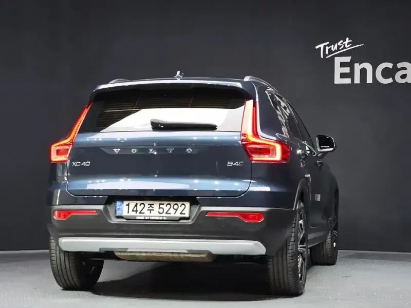 2020 Volvo XC40 с пробегом 28 871 км