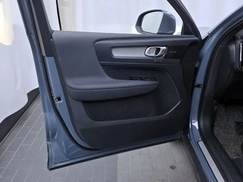 2021 Volvo XC40 с пробегом 46 768 км