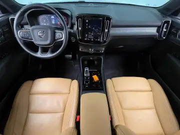 2020 Volvo XC40 с пробегом 28 871 км