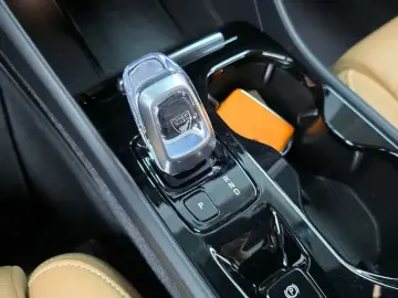 2020 Volvo XC40 с пробегом 28 871 км
