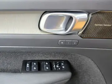 2021 Volvo XC40 с пробегом 46 768 км