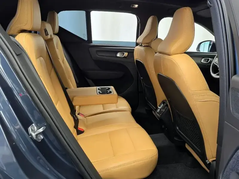 2020 Volvo XC40 с пробегом 28 871 км