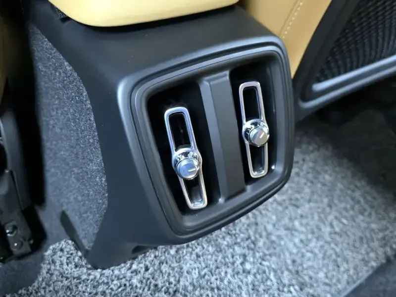 2021 Volvo XC40 с пробегом 46 768 км