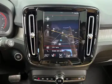 2020 Volvo XC40 с пробегом 28 871 км
