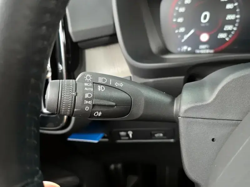2020 Volvo XC40 с пробегом 28 871 км