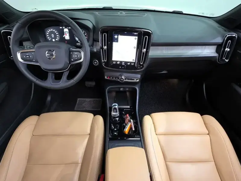 2020 Volvo XC40 с пробегом 48 853 км