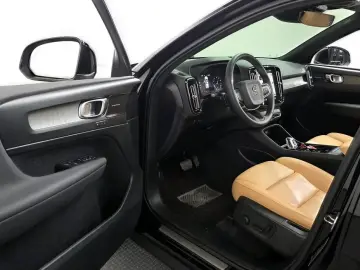 2020 Volvo XC40 с пробегом 48 853 км