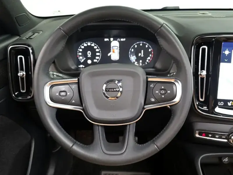 2020 Volvo XC40 с пробегом 48 853 км