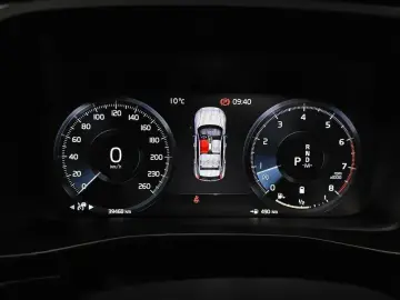 2021 Volvo XC40 с пробегом 39 468 км