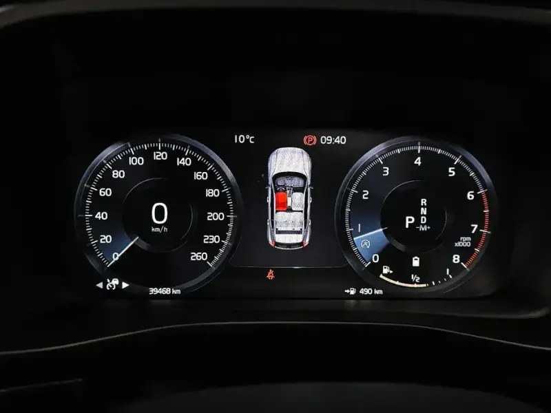 2021 Volvo XC40 с пробегом 39 468 км