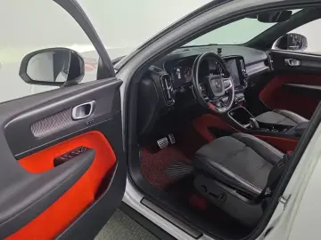 2019 Volvo XC40 с пробегом 94 390 км