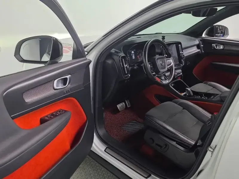 2019 Volvo XC40 с пробегом 94 390 км