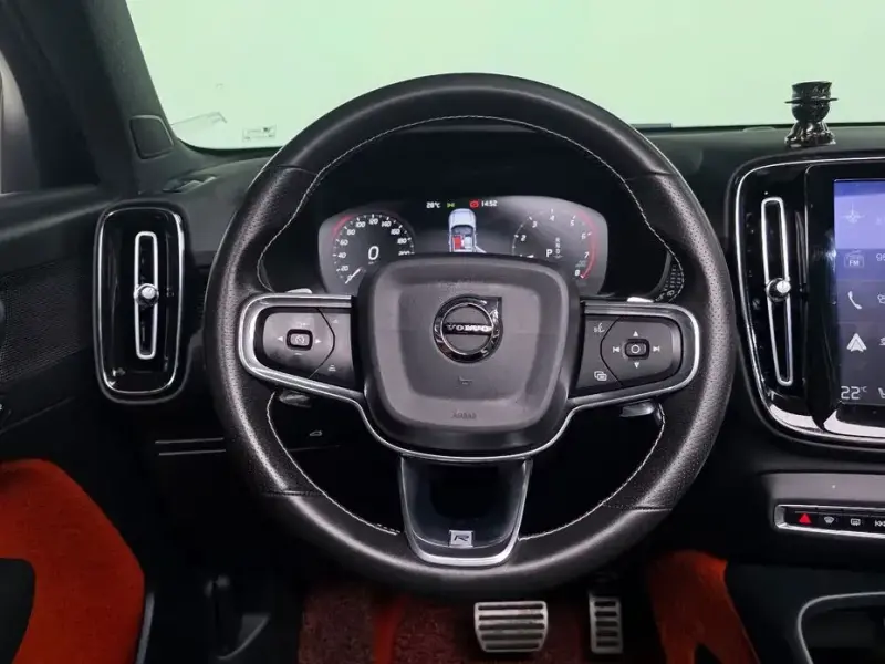 2019 Volvo XC40 с пробегом 94 390 км