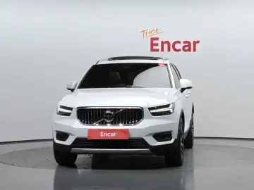 2021 Volvo XC40 с пробегом 74 360 км