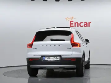 2021 Volvo XC40 с пробегом 74 360 км