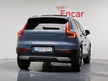 2022 Volvo XC40 с пробегом 34 147 км