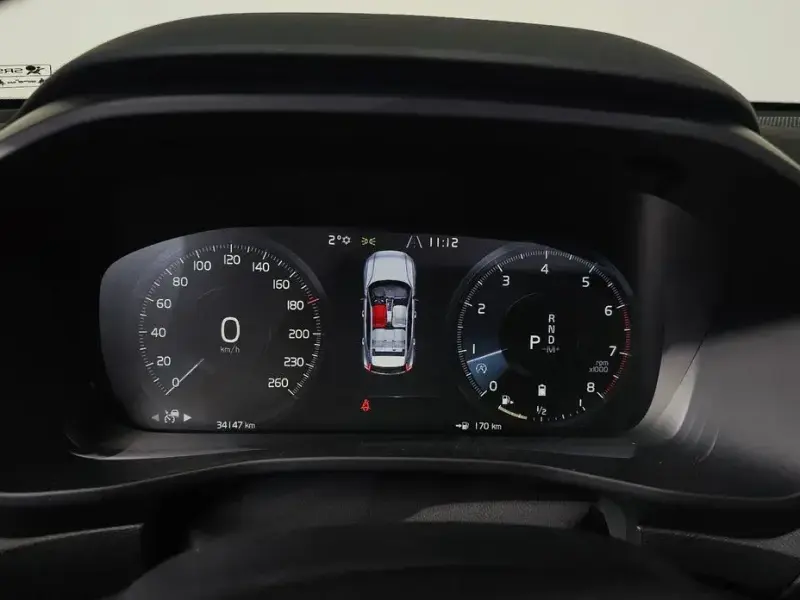 2022 Volvo XC40 с пробегом 34 147 км
