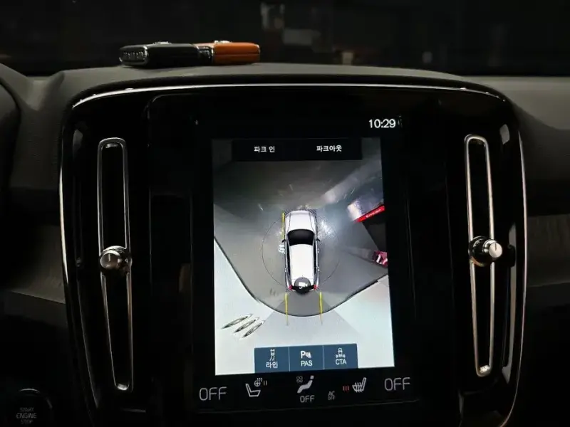 2021 Volvo XC40 с пробегом 74 360 км