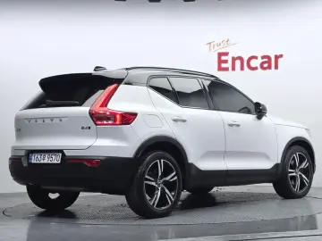 2020 Volvo XC40 с пробегом 49 623 км
