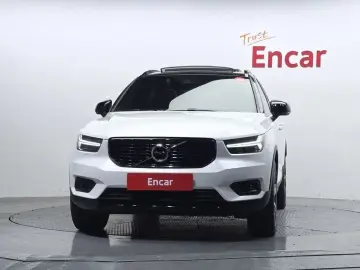 2020 Volvo XC40 с пробегом 49 623 км