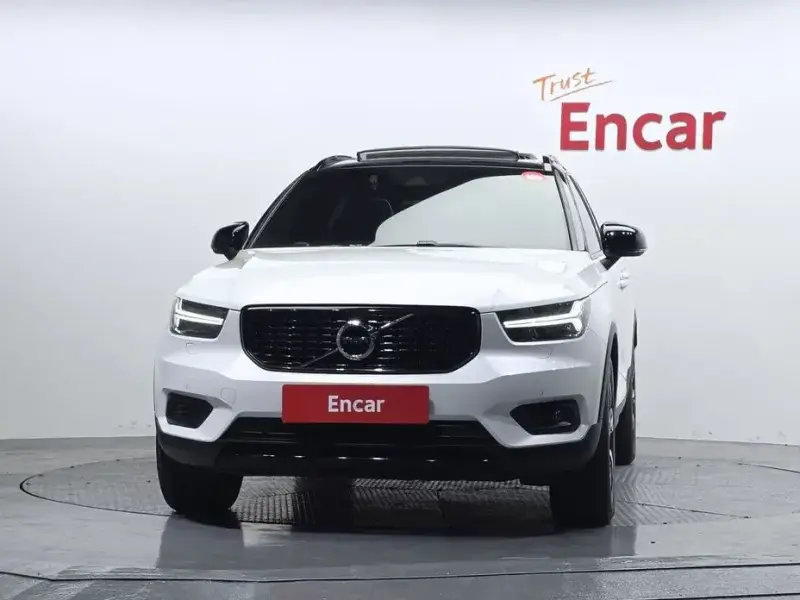 2020 Volvo XC40 с пробегом 49 623 км