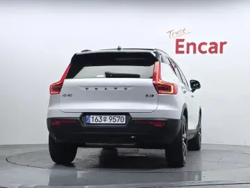 2020 Volvo XC40 с пробегом 49 623 км