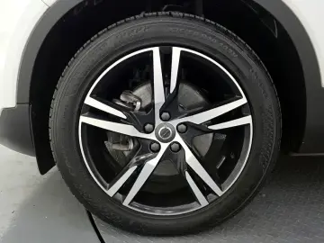 2020 Volvo XC40 с пробегом 49 623 км