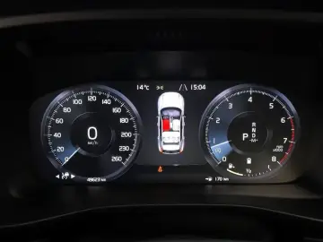2020 Volvo XC40 с пробегом 49 623 км