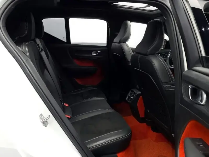 2020 Volvo XC40 с пробегом 49 623 км