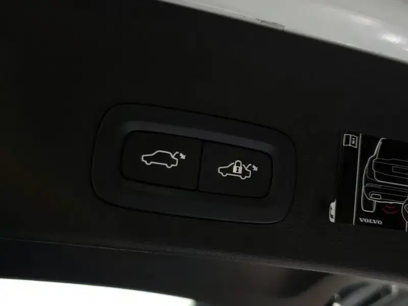 2020 Volvo XC40 с пробегом 49 623 км