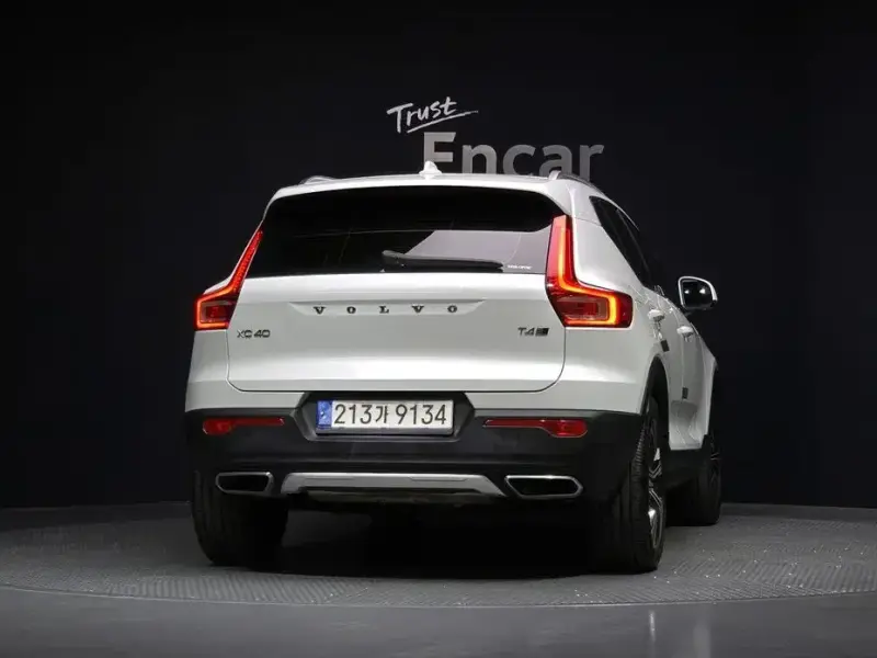 2020 Volvo XC40 с пробегом 56 631 км