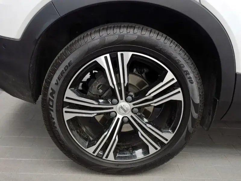 2020 Volvo XC40 с пробегом 56 631 км