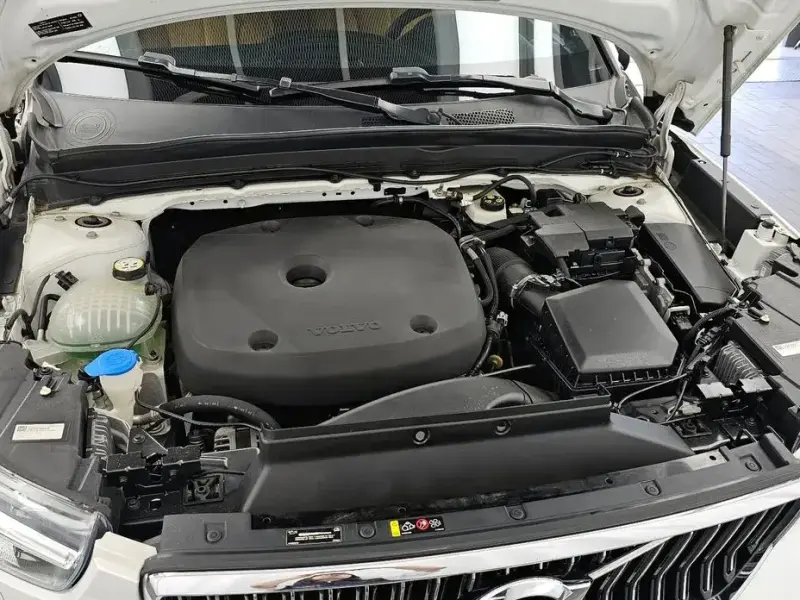 2020 Volvo XC40 с пробегом 56 631 км