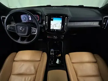 2020 Volvo XC40 с пробегом 56 631 км