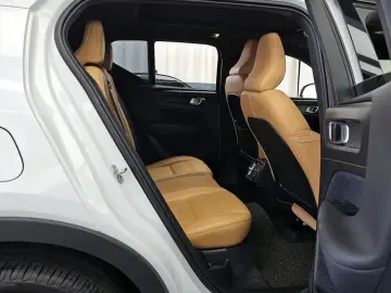2020 Volvo XC40 с пробегом 56 631 км